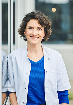 Dr. Ariane Gerkens